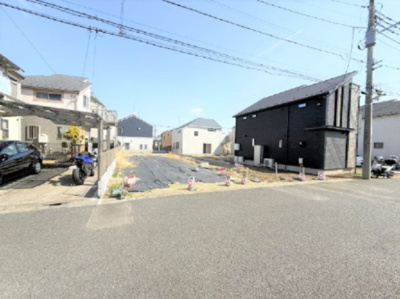 【外観】 | 土地＋建物８９平米～９４平米＝７，８８０万円～８，７８０万円【仲介手数料２２０～２５０万円が無料！】 | 決算特別キャンペーン！
家計応援サービスの限界に挑戦中！
「物件概要」の「諸費用」欄をご覧下さい！
■祖師ヶ谷大蔵駅からウルトラマン商店街を通る道のりです。
■４ＬＤＫ
■車２台
※間取り変更相談可能