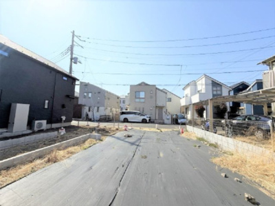 【外観】 | 土地＋建物８９平米～９４平米＝７，８８０万円～８，７８０万円【仲介手数料２２０～２５０万円が無料！】 | 諸費用２２０万円～２５０万円ＯＦＦ！
春の特別キャンペーン！
日本一の家計応援サービスに挑戦中！
■祖師ヶ谷大蔵駅からウルトラマン利用しやすい立地です。
■４ＬＤＫ
■車２台