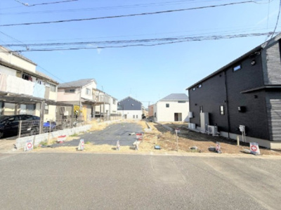 【外観】 | 土地＋建物８９平米～９４平米＝７，８８０万円～８，７８０万円【仲介手数料２２０～２５０万円が無料！】 | 諸費用２２０万円～２５０万円ＯＦＦ！
春の特別キャンペーン！
日本一の家計応援サービスに挑戦中！
■祖師ヶ谷大蔵駅からウルトラマン利用しやすい立地です。
■４ＬＤＫ
■車２台
