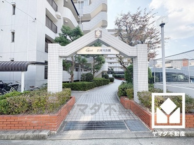 ジークレフ武庫川公園のその他|突然の来訪時でも安心なモニター付きインターホンを完備。お留守番中のお子様でも簡単に来訪者の確認ができます。