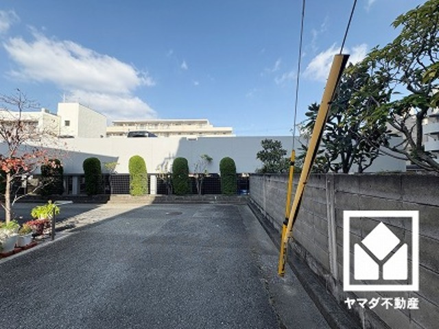 ジークレフ武庫川公園のその他|2基のエレベーターを設置し、待ち時間を短縮。快適な住まいへのアクセスをスムーズに。防犯カメラが設置されておりセキュリティにも配慮されています。