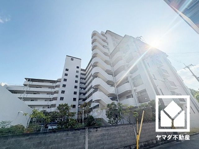 ジークレフ武庫川公園の外観|阪神電鉄武庫川線「東鳴尾」駅まで徒歩約6分、阪神電鉄本線「武庫川」駅まで徒歩約14分の立地。