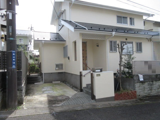 中古戸建　東松山市殿山町14-13（リフォーム住宅）の駐車場