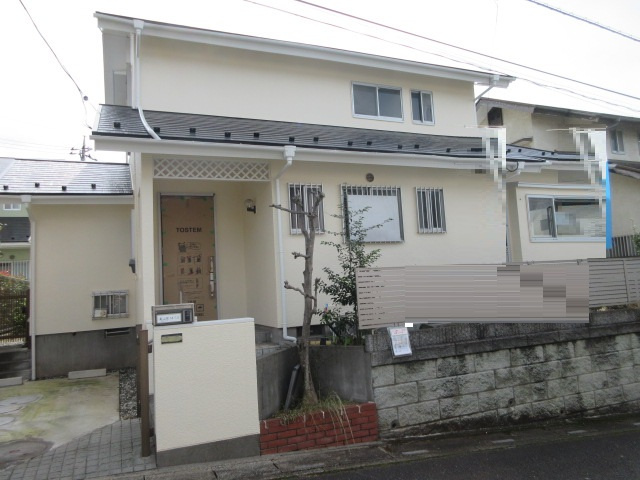 中古戸建　東松山市殿山町14-13（リフォーム住宅）の前面道路含む現地写真
