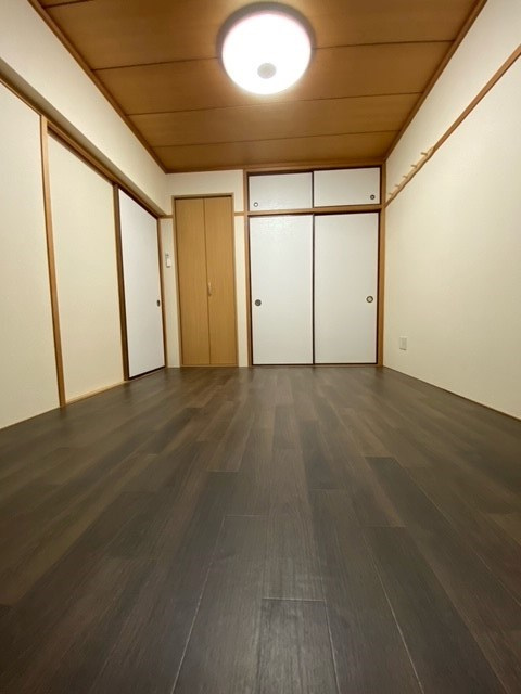 ライオンズマンション清住の洋室