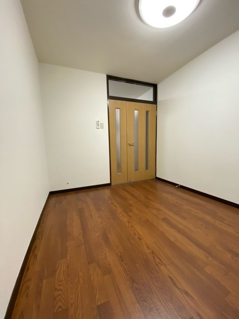ライオンズマンション清住の洋室