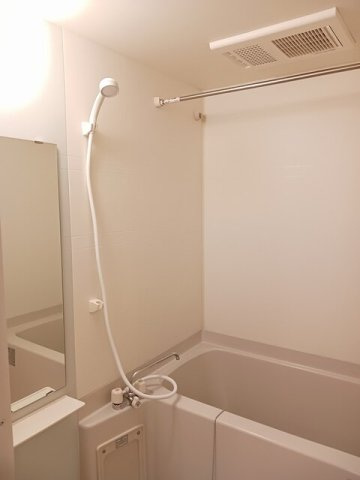 ポワール　　刈谷市近郊の賃貸ならクラスホーム刈谷店の浴室|落ち着いた空間のお風呂です