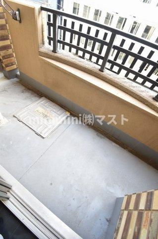 ジューム南船場のバルコニー