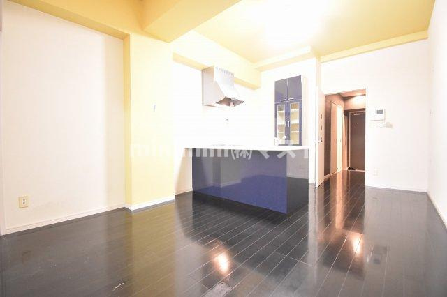 ジューム南船場の居間・リビング