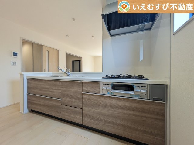 Livele Garden.S　上里町七本木第6のキッチン|機能性収納性に溢れるキッチン
収納もたっぷり付いていてすっきり片付く！毎日楽しくお料理が出来そうです！