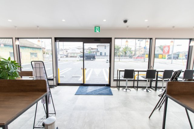 あるゾウランドリー古戸町店の内装