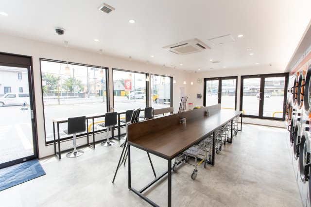 あるゾウランドリー古戸町店の内装