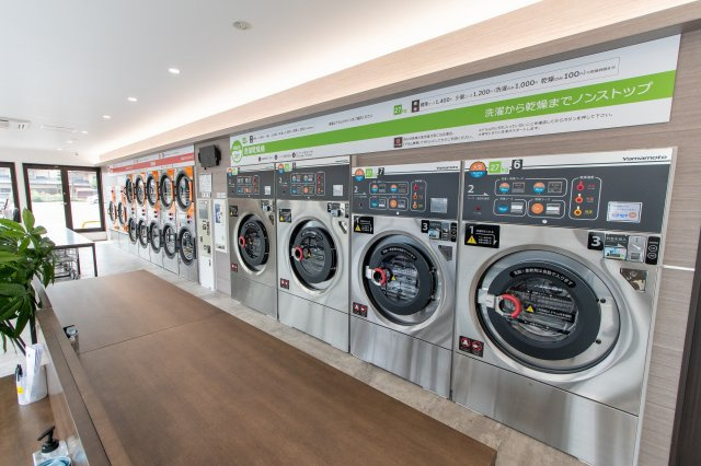 あるゾウランドリー古戸町店の内装