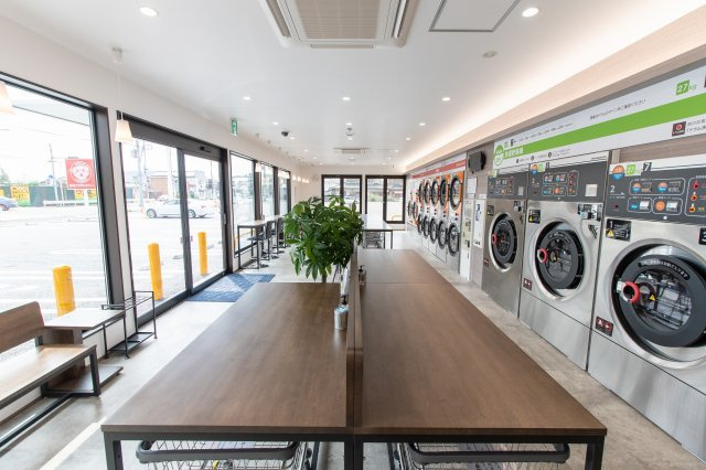あるゾウランドリー古戸町店の内装