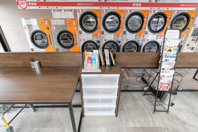 あるゾウランドリー古戸町店の内装