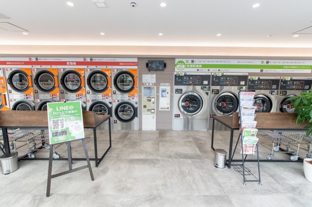 あるゾウランドリー古戸町店の内装