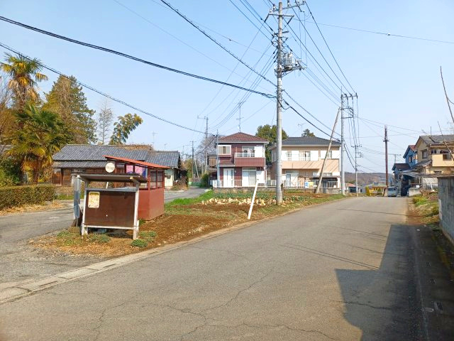 東松山市大字野田1172　西側の前面道路含む現地写真