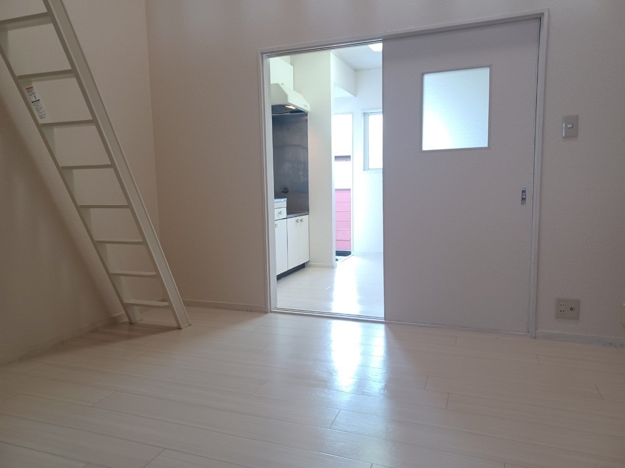 あるゾウパレス若松町の洋室