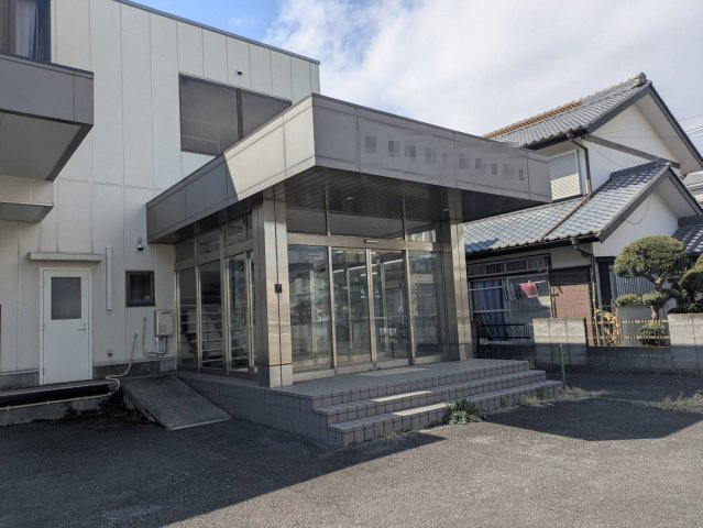 平塚市平塚５丁目の倉庫