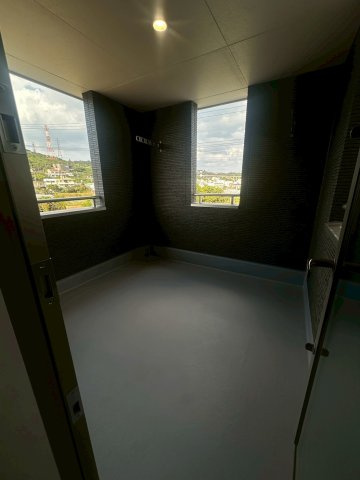 リーブルガーデンうるま市高江洲・１号棟のバルコニー|急な雨も安心♪様々な用途に使える広々インナーバルコニー