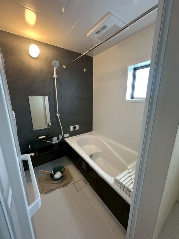 リーブルガーデンうるま市高江洲・２号棟の浴室|浴室乾燥機付きのユニットバス