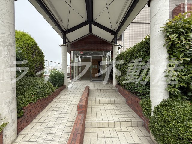 ニュープリーメルのエントランス|清潔なエントランスです