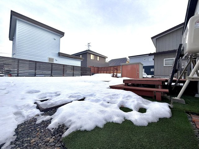 恵庭市駒場町5丁目の庭|ウッドデッキ付きの広いお庭！