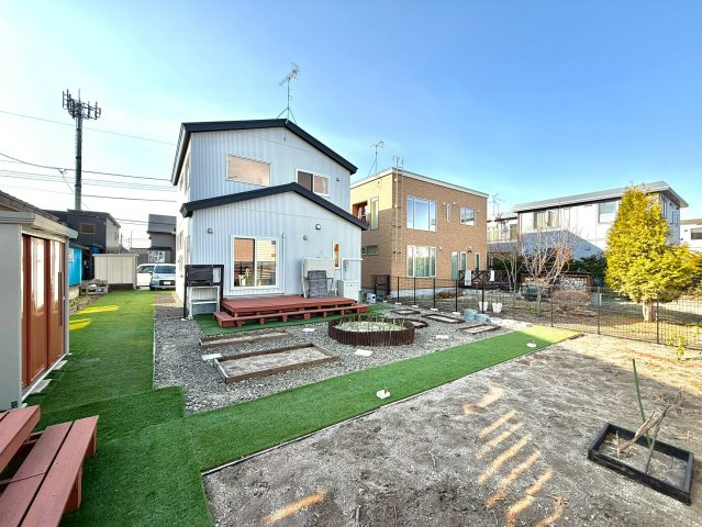 恵庭市駒場町5丁目のその他|40坪超え×ウッドデッキ付きの広いお庭！