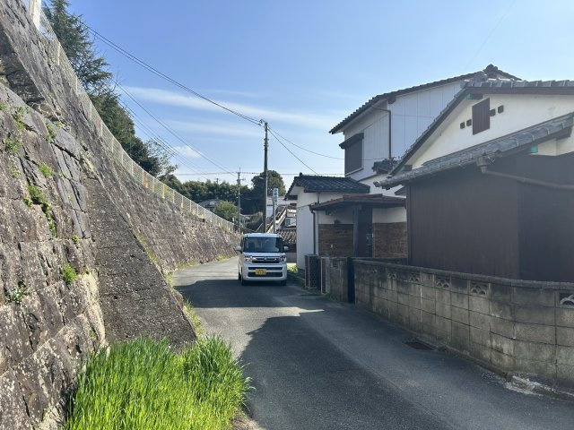 【前面道路含む現地写真】 | 上官町2丁目売地 | 騒音の少ない閑静な住宅街。前面道路は舗装済みで綺麗です