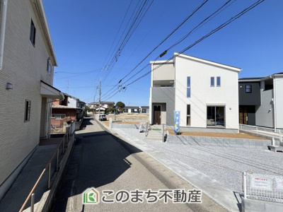 【前面道路含む現地写真】 | LievleGarden.S古河市鴻巣第6　1号棟