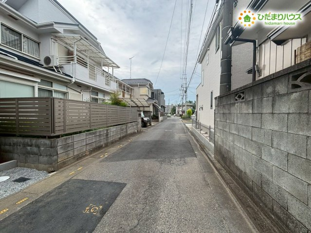 鴻巣市人形4丁目　新築戸建　リーブル01の前面道路含む現地写真