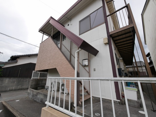 スカイコートB棟のエントランス