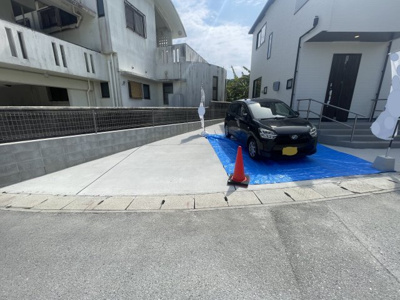 【駐車場】 | 南城市知念安座真3期（全3棟）3号棟 | 3号棟　並列駐車2台完備♪