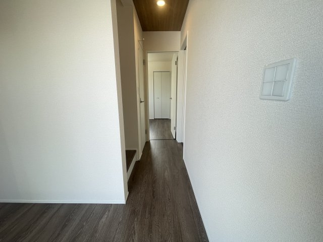南城市知念安座真3期（全3棟）ラスト3号棟の内装|3号棟　1階ホール♪