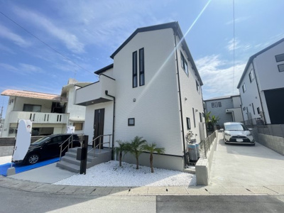 【外観】 | 南城市知念安座真3期（全3棟）3号棟 | 3号棟　並列駐車2台完備♪