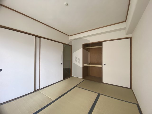 シャルム小阪1番館の和室