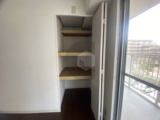 シャルム小阪1番館の収納