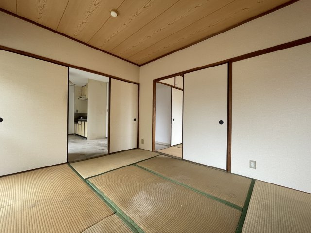 カルム東大阪の内装|明るい和室です