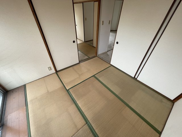 カルム東大阪の寝室|ゆとりの広さです