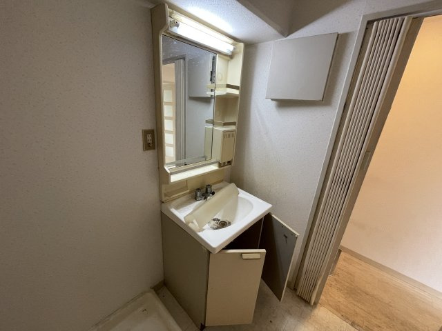 カルム東大阪のバルコニー|洗面所です