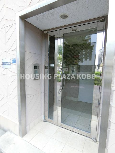 ティエスビル須磨のエントランス