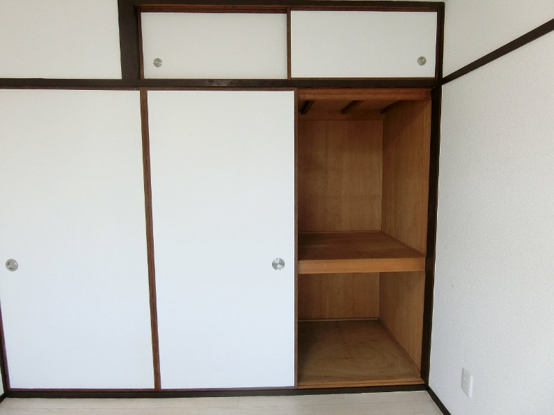 高倉台11団地55号棟の収納