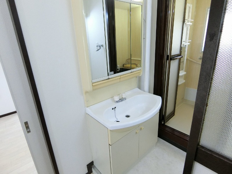 高倉台11団地55号棟の洗面所|独立洗面所