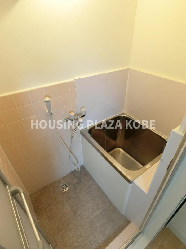 お福ビルの浴室