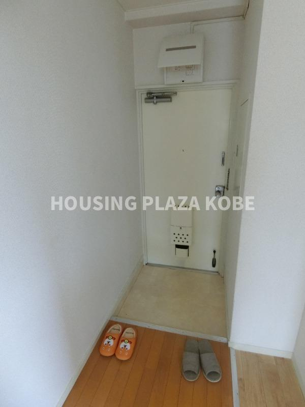 お福ビルの玄関