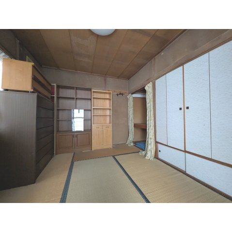 松川町住居付店舗の和室
