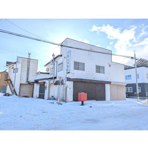 松川町住居付店舗の外観