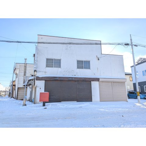 松川町住居付店舗の外観