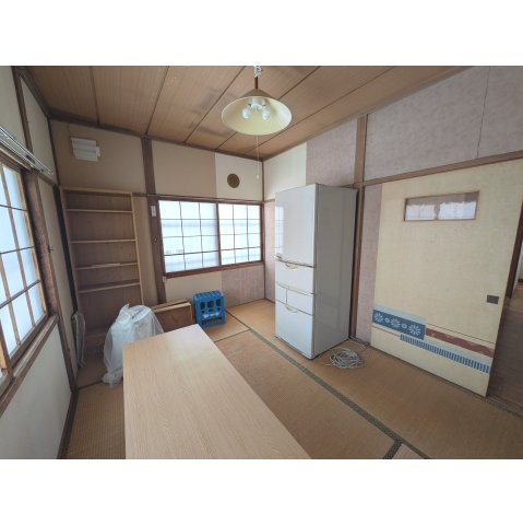 松川町住居付店舗の和室