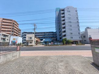【前面道路含む現地写真】 | 売地/東向島１区画 | 南側前面道路につき開放感あります